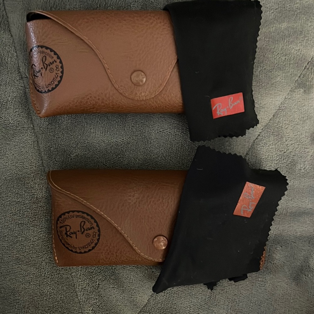 Ray-Ban cases with cloth